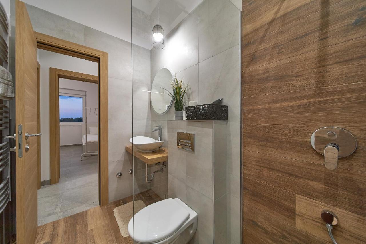 Riverside Pool Villa-Karlofça Dış mekan fotoğraf