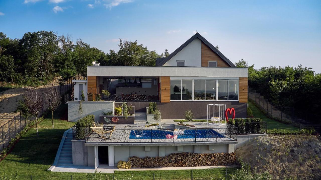 Riverside Pool Villa-Karlofça Dış mekan fotoğraf